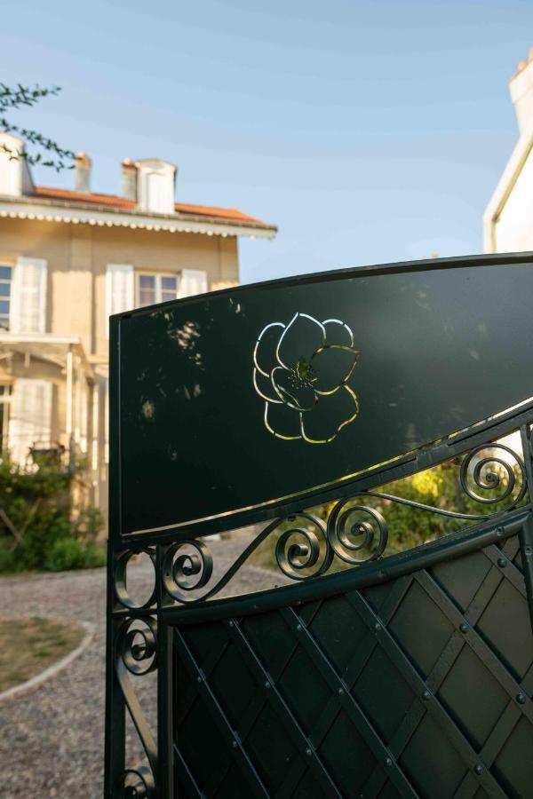Le Parc Du Magnolia Bed & Breakfast Montbeliard Bagian luar foto