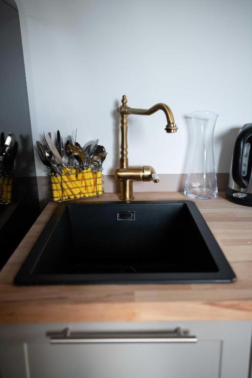 Le Parc Du Magnolia Bed & Breakfast Montbeliard Bagian luar foto